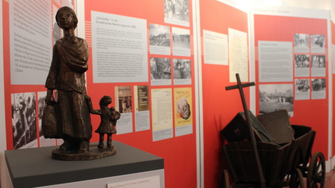Foto aus der Ausstellung (Foto Martin Koschny) Kopie