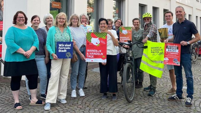 Gruppenbild_AusstellungFaireWelten